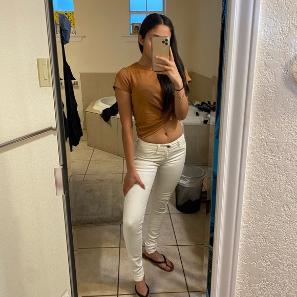 White Hollister jeans - Picture 3 of 4